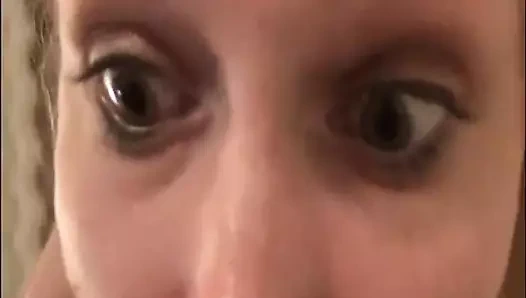 Bahsi kaybediyor ve sarışın Petra ikinci kuzenim