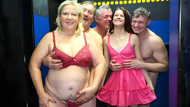 GrandParentsx'te gizli delik kulübümüze hoş geldiniz