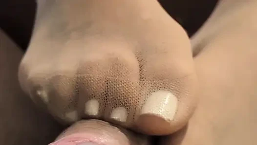 Naylon külotlu çorapla ayakla mastürbasyon