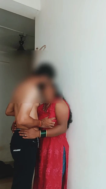 Hintli çift seks yapıyor