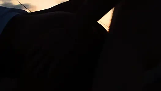 Kız arkadaşıma üniversitenin çatısı üzerinde hızlı bir sikiş yapıyorum