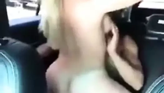 Aldatılan arabada o izlerken karısı