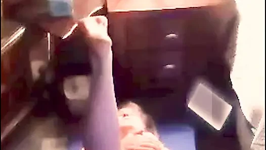 Ateşli iri güzel kadın her gün sabah çıplak yoga yapıyor!