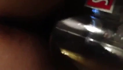 Karısı ve bir votka şişesi