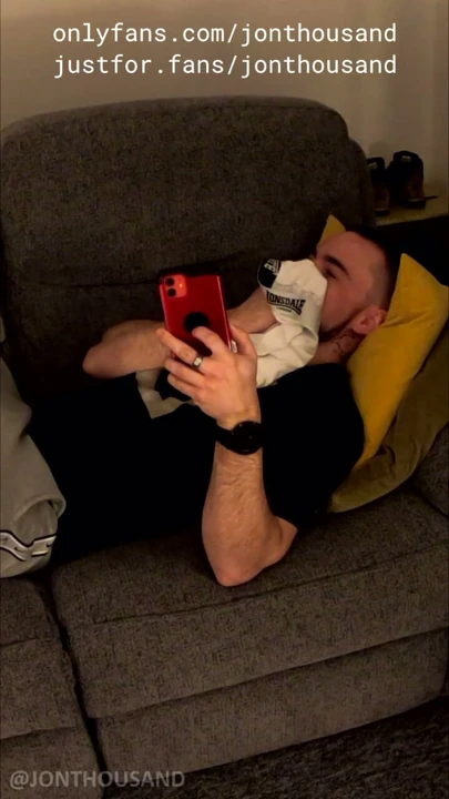 Hetero oda arkadaşımın terli boksörünü koklamak