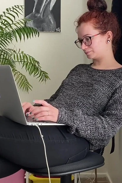 Боссу нужна новая игрушка для траха, инструкция по дрочке