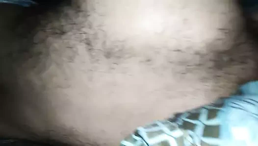 tio peludo borracgo y dormido