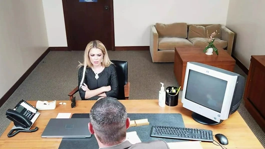 Sapık müdür - minyon üvey anne Vivianne Desilva kovulmamak için sapık müdürü tatmin ediyor