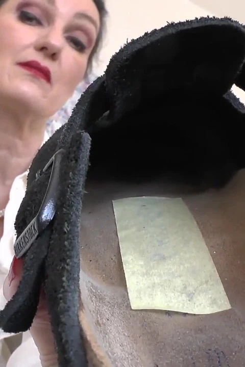 Ucuz terliklerimi kokla! Lady Victoria Valente