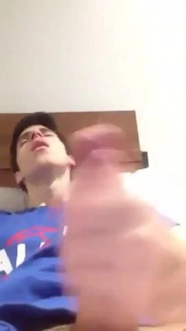 seksi çocuk masturbasyon yapmak ve tadı onun Cum