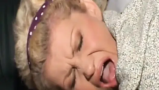 Nine edepsiz amatör grup seks partisinin tadını çıkarıyor!