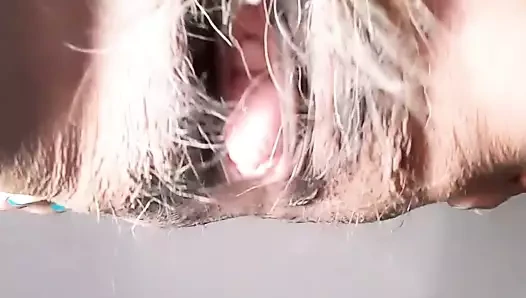 Striptiz – çok sıkı şeffaf taytları çıkaran olgun