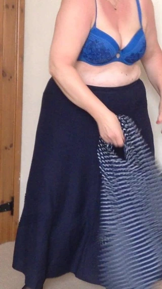 nine sally 69yrs dans striptiz için nickleback (pt 1)