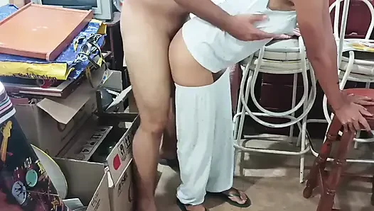 Sana yardım ediyorum ve sonunda onu çok derine itiyorum