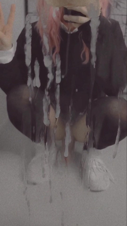 Büyük cumshot üzerinde yapay penis