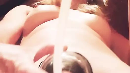 Amcık pompalıyor yeni oyuncak