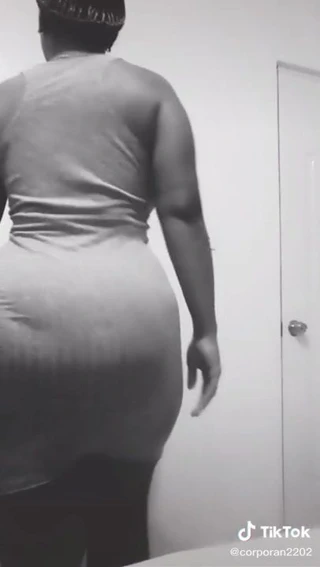 Vestido marcando acalcinha