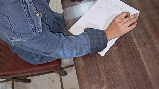 (Net Hintçe konuşma) İngilizce öğretmeni öğrencisi tarafından sikiliyor