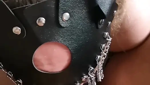 Maskeli itaatkar, ön bölüm 1