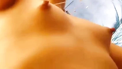 küçük memelerimi beğendin mi