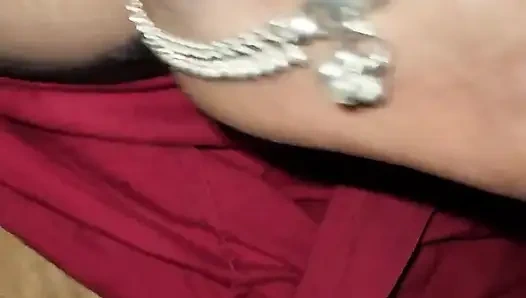 Tam tatmin ateşli Hintli ev hanımı kocası