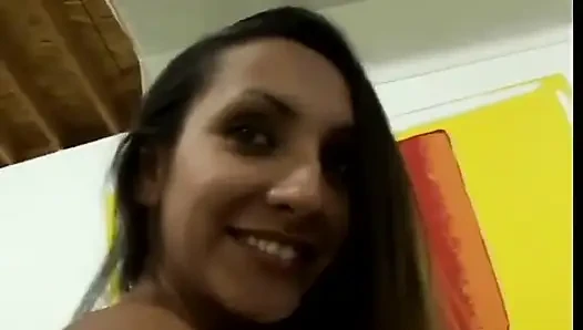 Tatlı yarak emiyor bebek göt deliğine yarak suyu alıyor