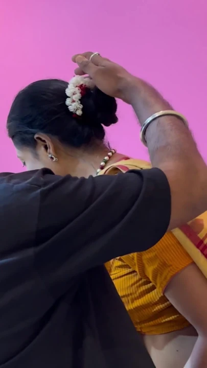 Bhabhi sexy do sul da Índia Ko desi tio nekhub buceta fodendo Kiya, bhabhi ne apna buceta chataya | Clipe 1