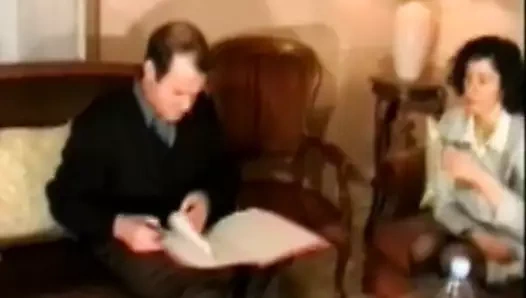 Banka danışmanını evde sikiyor