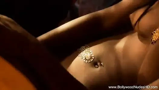 Sevgi dolu ve egzotik dans