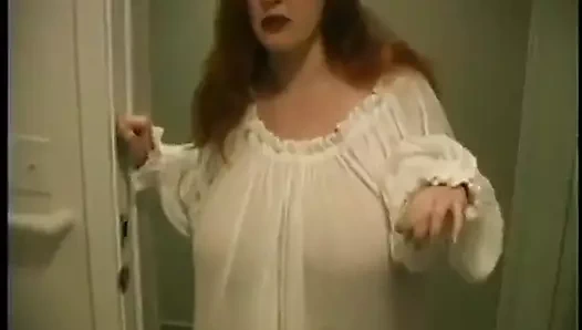 Büyük harika memeli kalın kızıl saçlı sürtük sikiliyor