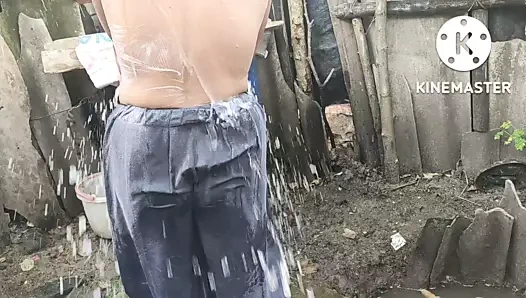 Hint ev hanımı banyo dışında