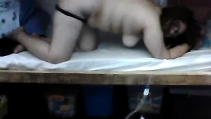 Filipinli yağ kız kaye yapıyor gece cam seks skype-p2