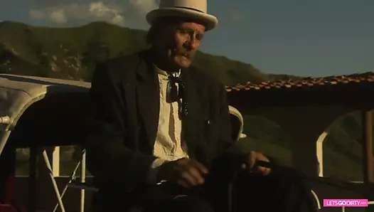 Genç kaltak kıçından becerdin!