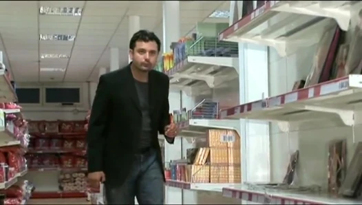 Üçlü seks sikişiyor yarak emiyor