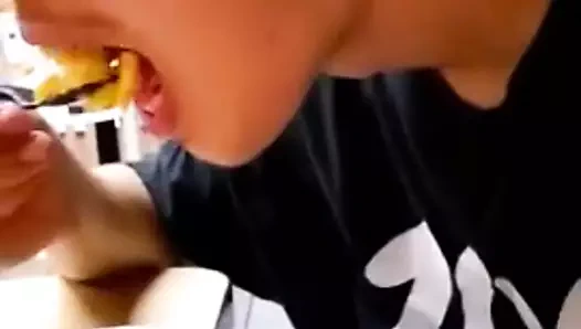 Kfc çalışanı sıcak buharlı yük kırlangıçlar