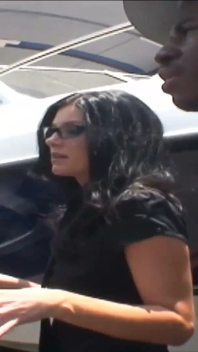 India Summer, BBC tarafından sikilmekten hoşlanan ateşli bir MILF | Bölüm 1