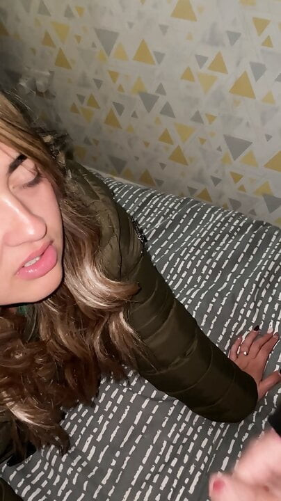 Tamamen giyinik seksi İngiliz amatör sürtük joi & oral seks - koca kenarda iken aldatmak karısı kirli konuşma