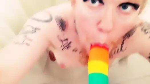 Dik Mastürbasyon trans adam var gerçek orgazm verir bj pov