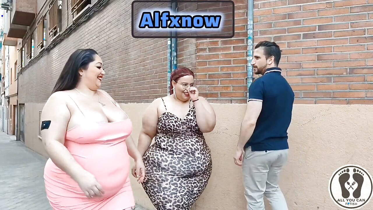 Tanrıça iri güzel kadın şanslı bir hayranla üçlü seks yapıyor