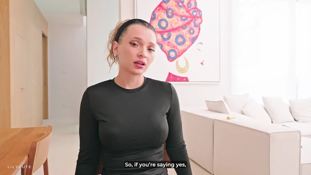 Sevimli üvey kız kardeşim beni iki kez boşalttı