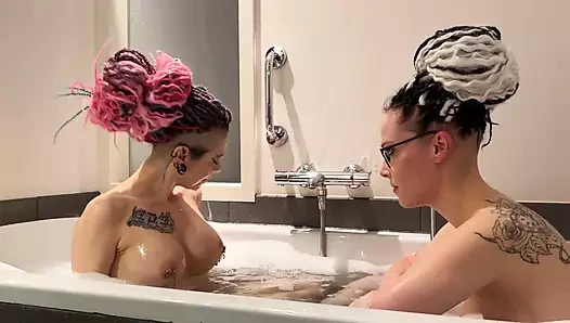 Bir sahibe ve köle kızı