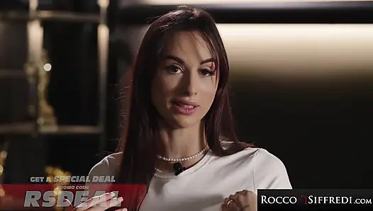 ROCCO SIFFREDI - красотка Audrey Reid кричит, когда ее разбивает огромный член