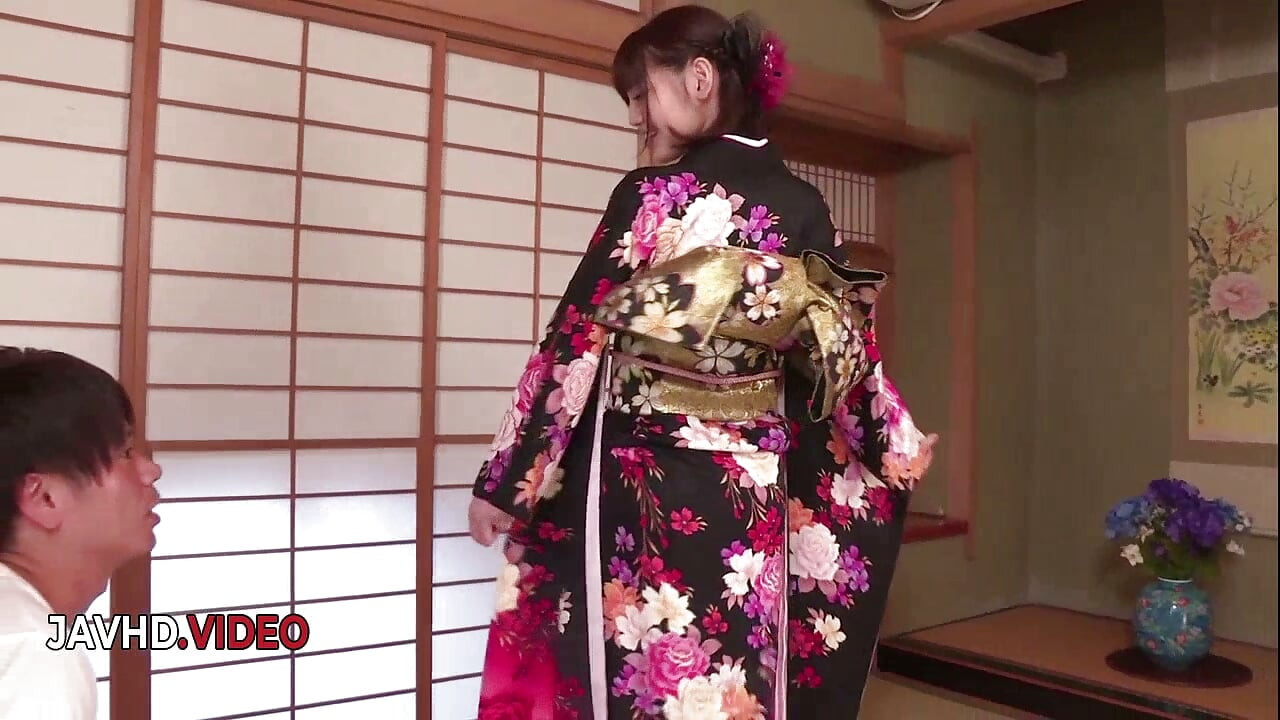 Yua Ariga Kimono İçinde Sert Creampie Aksiyonu