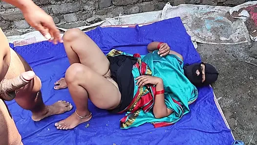 Köylü kızı gerçek 18 yaşında ev yapımı saloni yenge hindistan'ı sikiyor