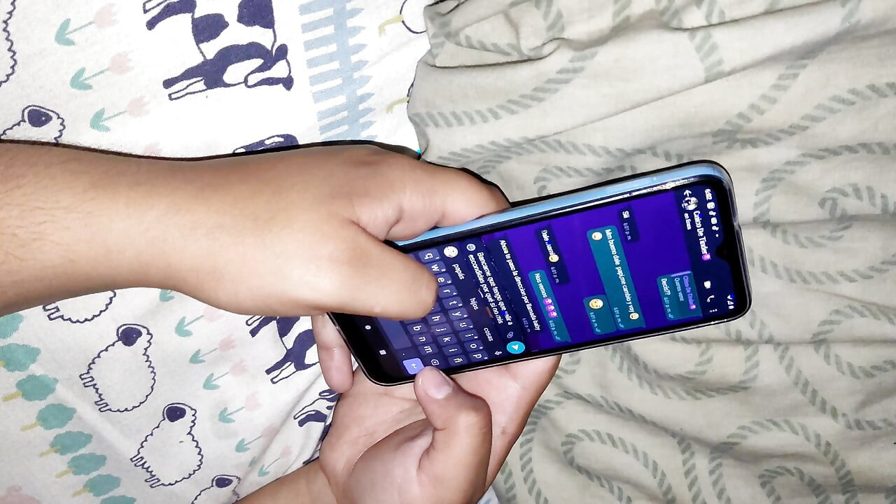 Üvey kız kardeşim tinder kullanırken yakalandı ve bana vücuduyla para ödemek zorunda fantasiahardcoresex