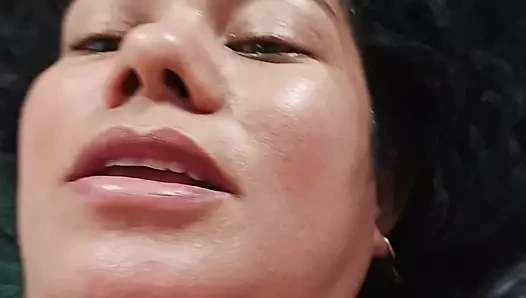 Karımın beni mutlu eden gırtlağına kadar sakso