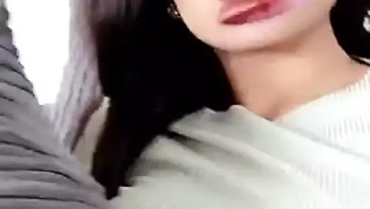 Büyük memeli sürtük marjana