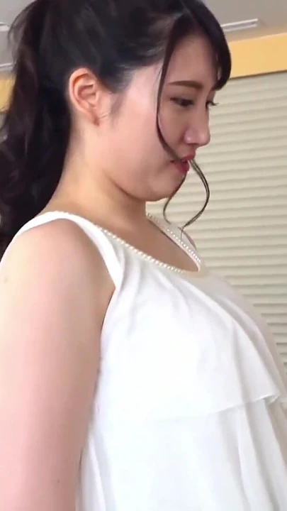 Siki tıkalıyken koltuk altlarını ve meme uçlarını yalamak zorunda kaldı 2 | Klip 2