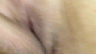 Megalous poutsous psaxnei