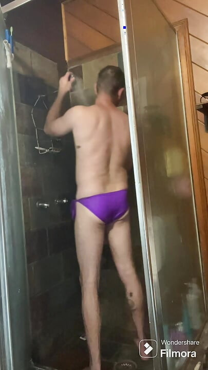 Komşu bikinisi içinde mastürbasyon yapıyor